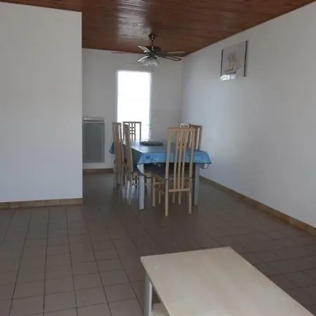 House Confortable Maison Dans Quartier Calme Сasa de vacaciones